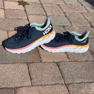 Hoka Clifton 7’s